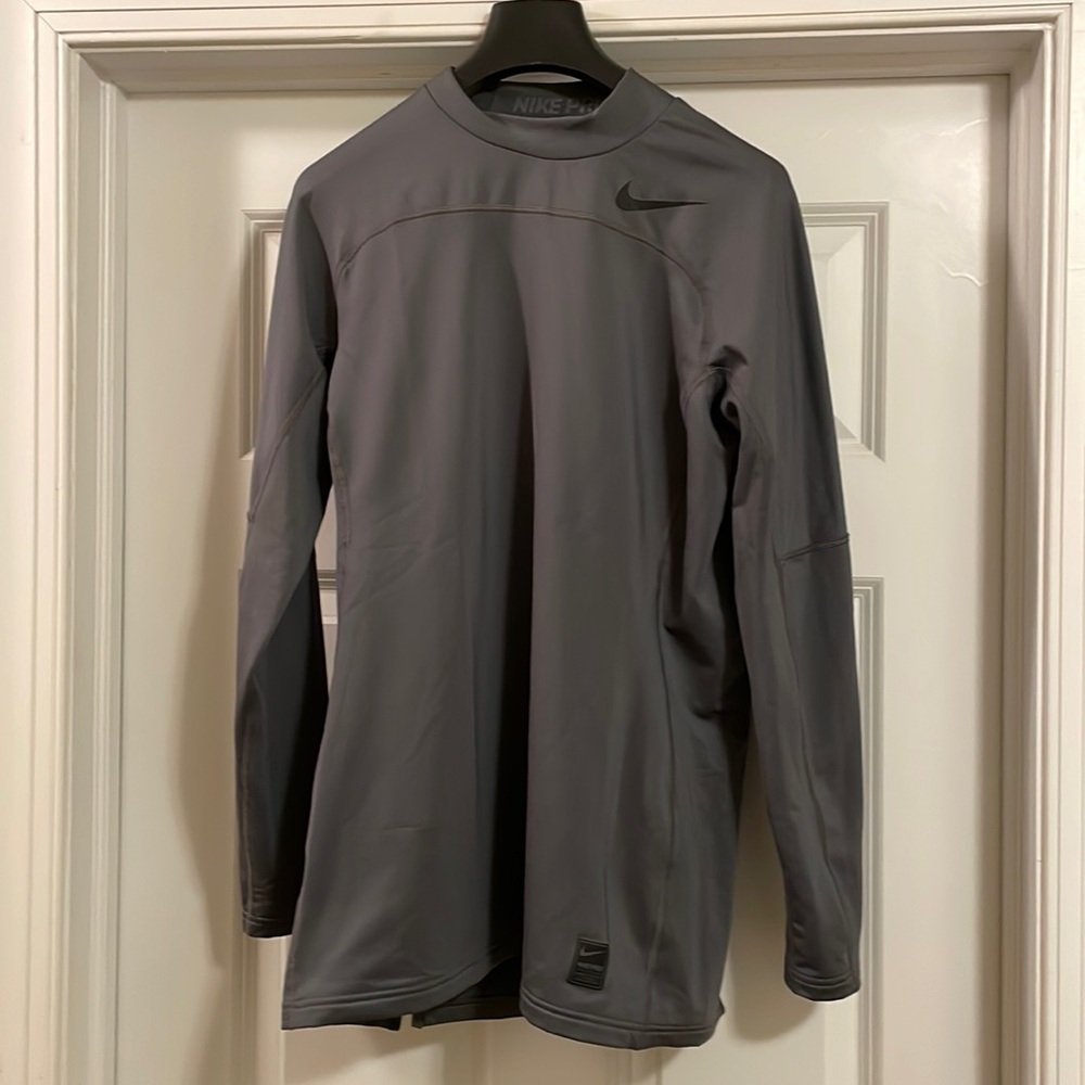 Nike Mens XL hyper warm compression long sleeve shirt